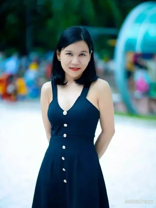 Linda Profile image 3