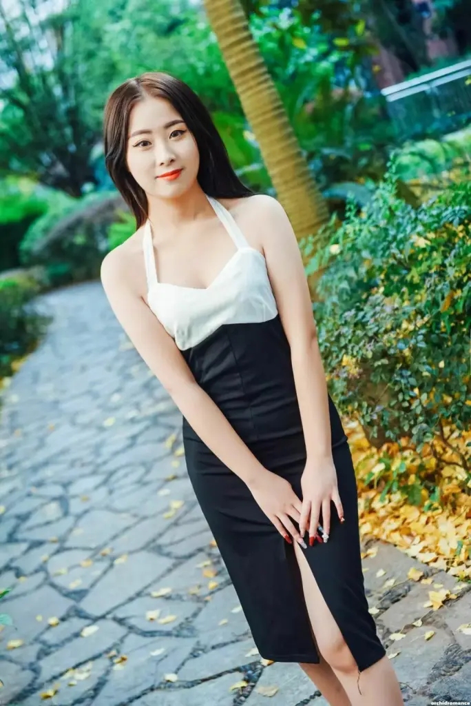 Lingying Profile image 3