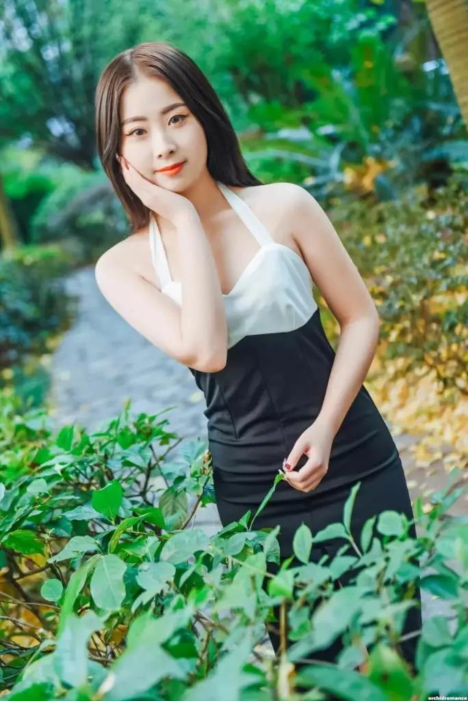 Lingying Profile image 2