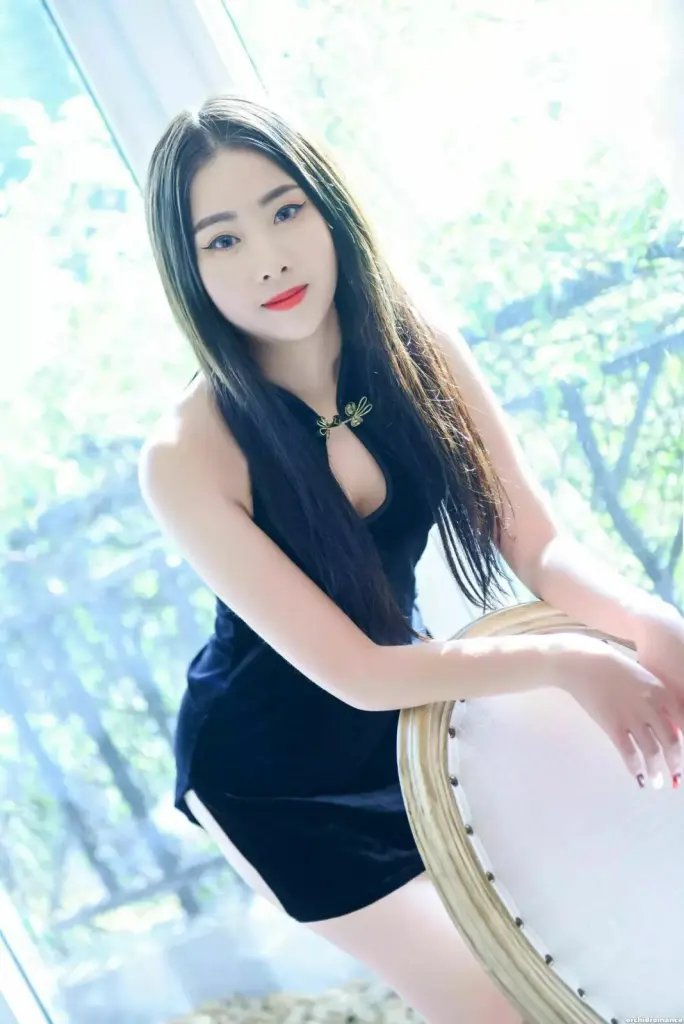 Lingying Profile image 4