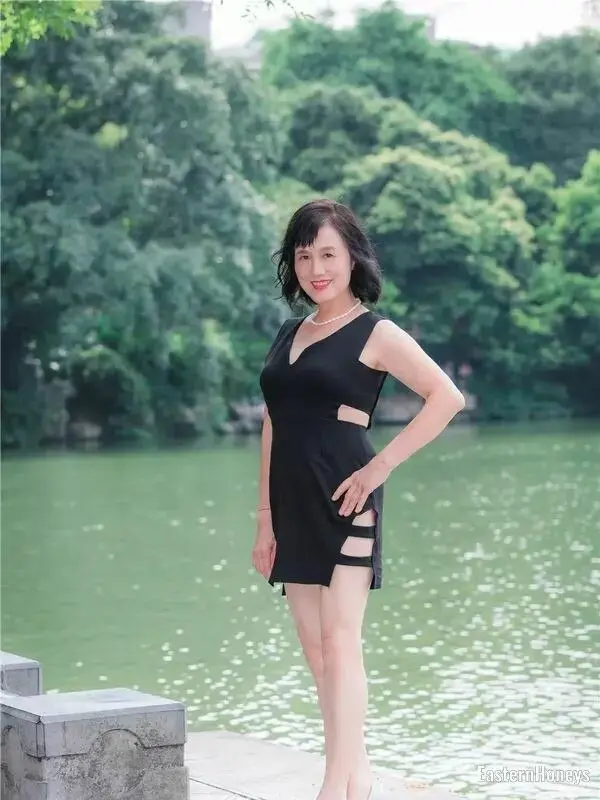 Jinying Profile image 2
