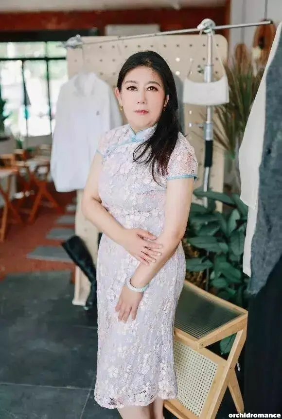 Mingqian Profile image 3